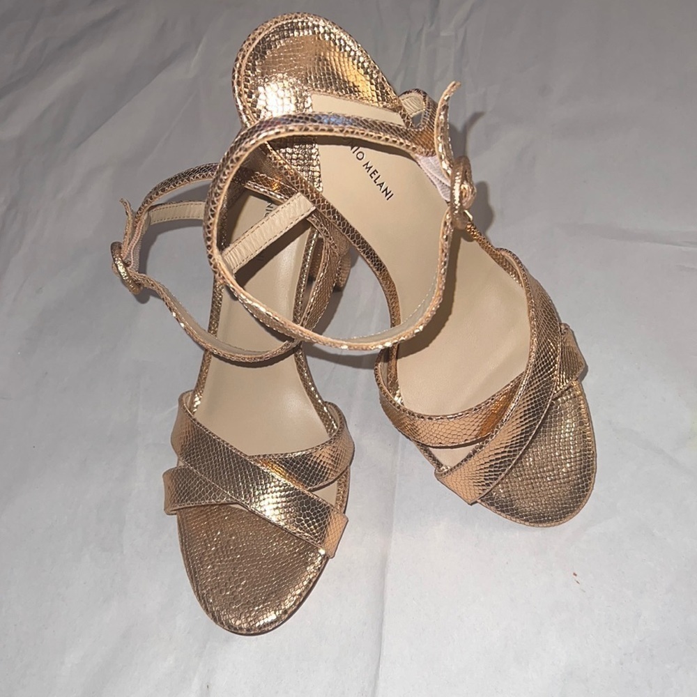 Antonio Melani Geena leather textured crossed straps buckle block heels Sz 10